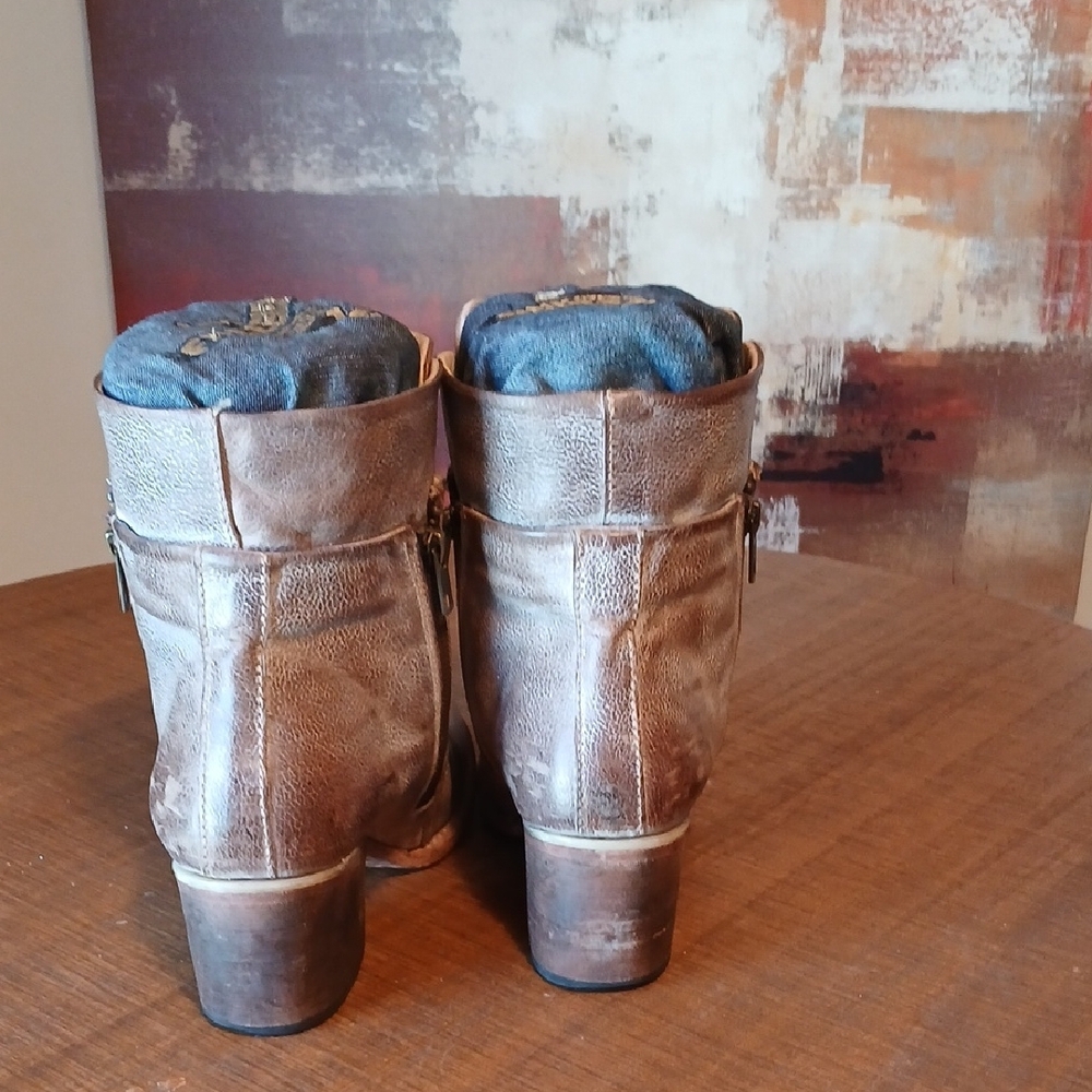 Freebird Distressed Brown Heeled Boots - Picture 3 of 7